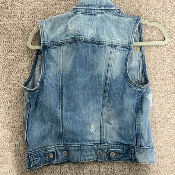 Levi’s distressed denim vest - Picture 2 of 3